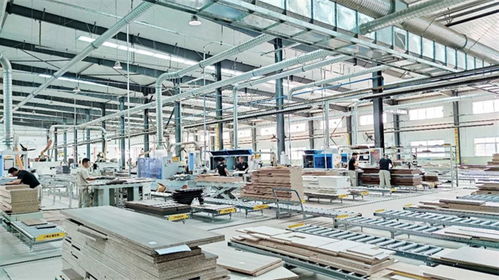 三峰整家定制榮膺2023全國質(zhì)量服務(wù)雙承諾30強(qiáng)卓越品牌，領(lǐng)航建筑材料行業(yè)新標(biāo)桿